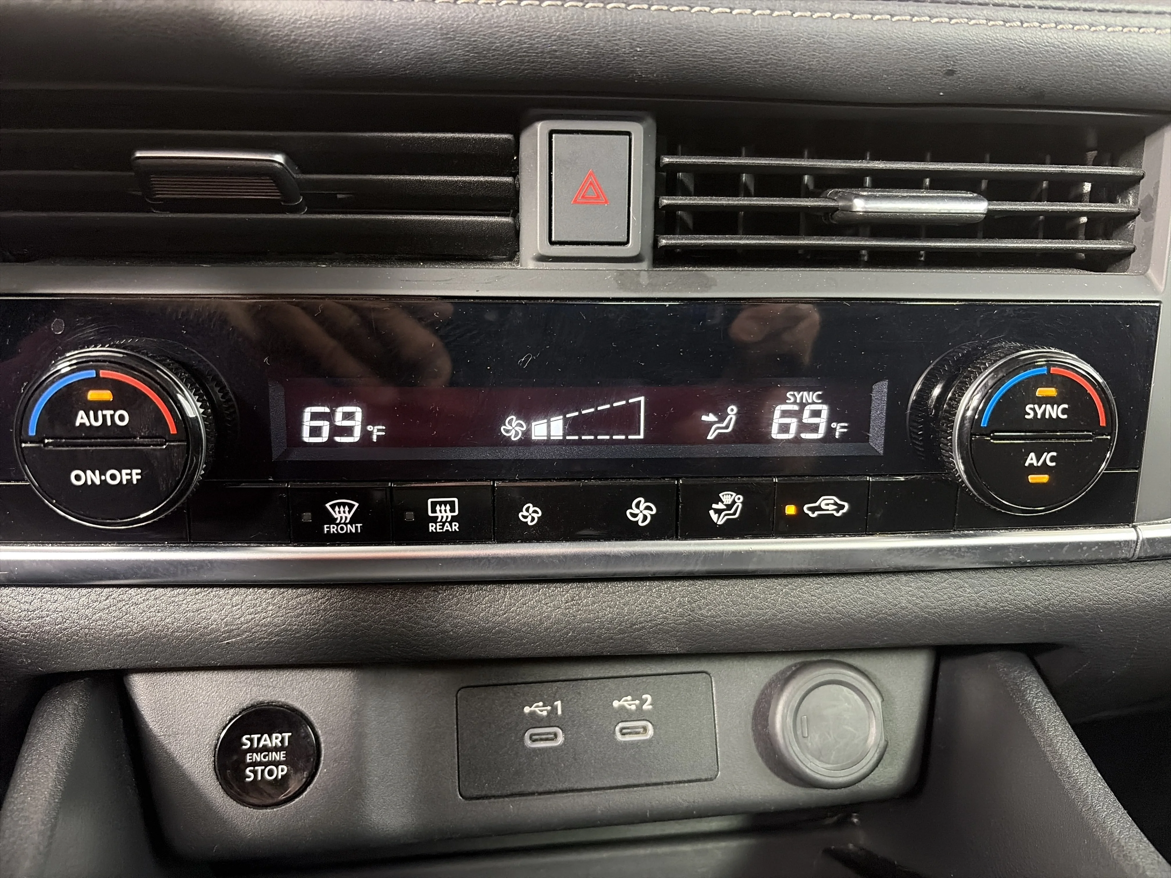 Used 2024 Everest White Pearl Nissan SV image 22