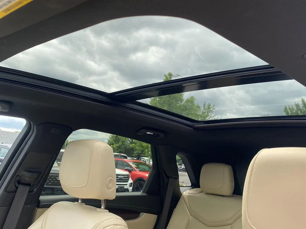 Used 2017 Red Passion Tintcoat Cadillac Luxury AWD image 5