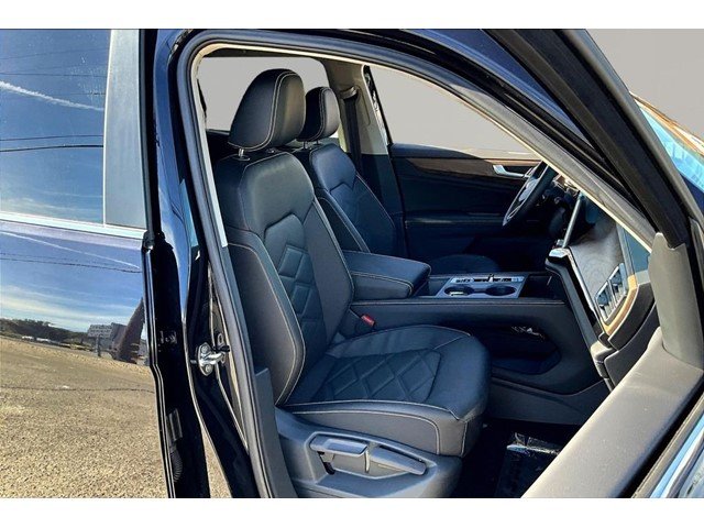 New 2026 Deep Black Pearl Volkswagen 2.0T SE image 30