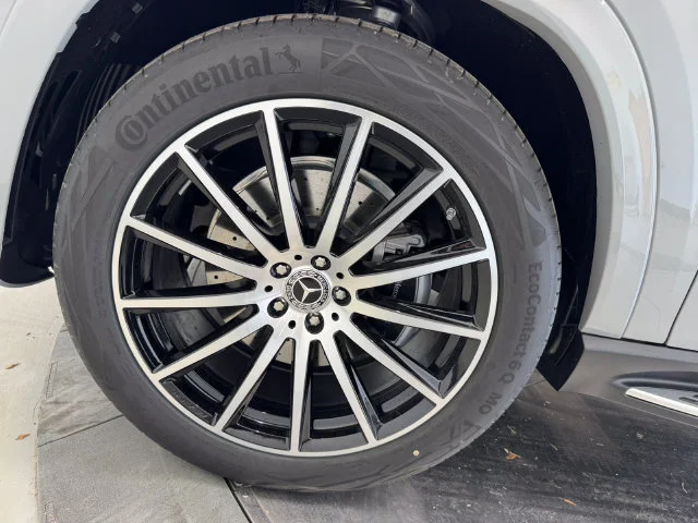 New 2026 MANUFAKTUR Alpine Gray Mercedes-Benz GLS 450 image 11