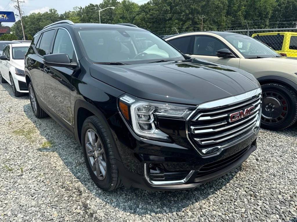 Used 2024 Black GMC SLT image 2