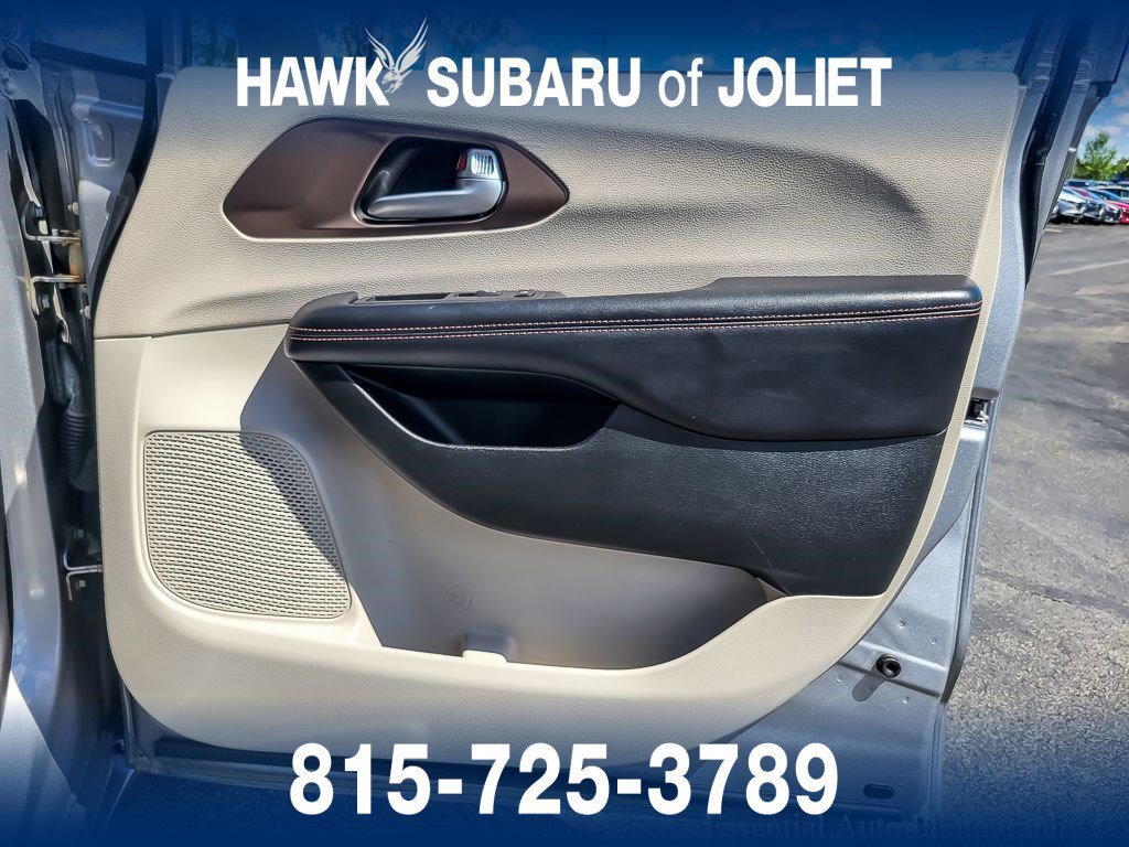 Used 2018 Billet Silver Metallic Clearcoat Chrysler Touring Plus image 21