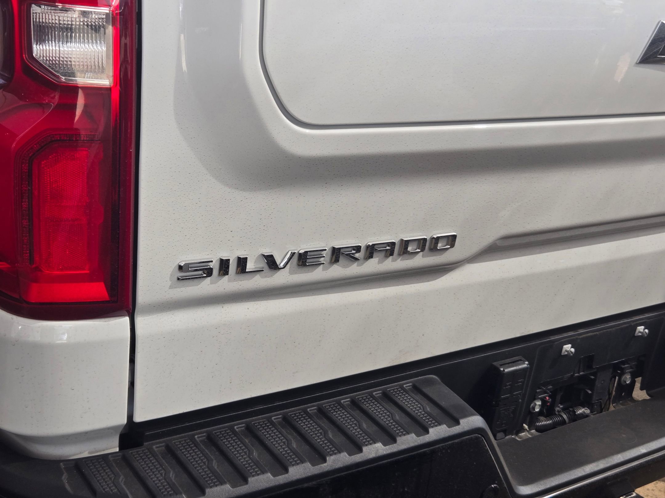 Used 2025 Summit White Chevrolet ZR2 image 8