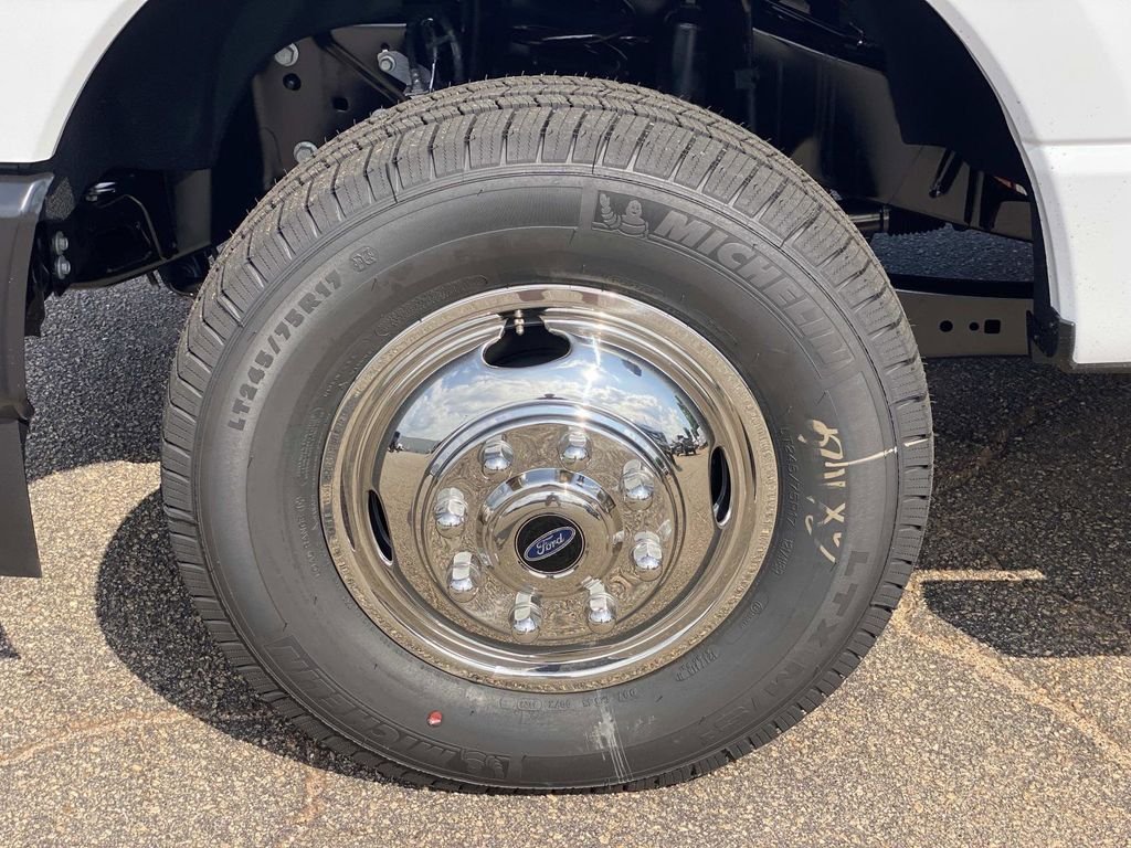 New 2026 Oxford White Ford F-350® XL image 7