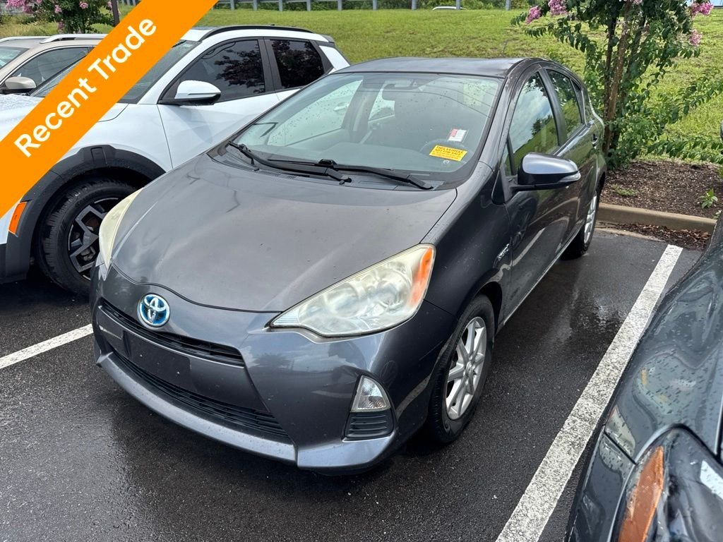 2013 Toyota Prius c Three's photo