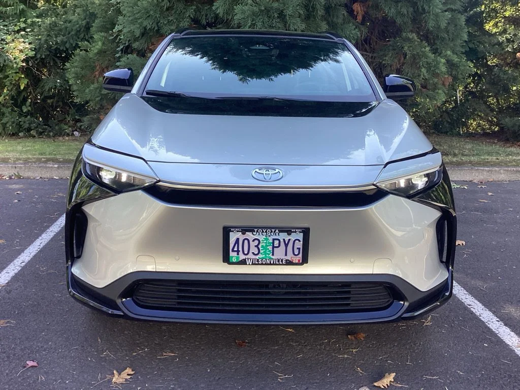 Used 2024 Silver Toyota XLE image 19