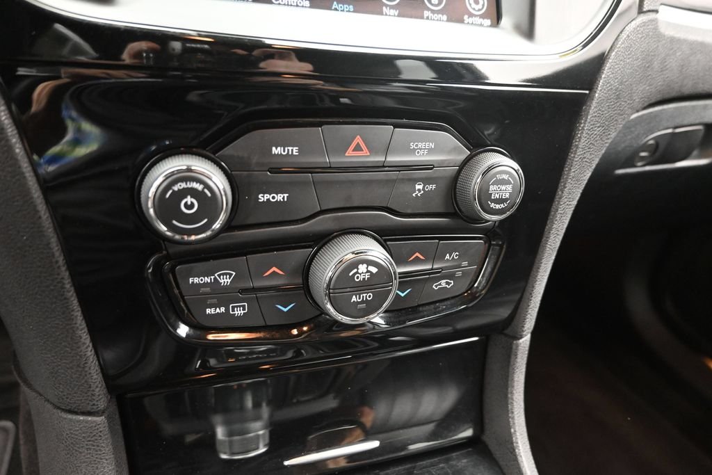 Used 2018 White Chrysler S image 20