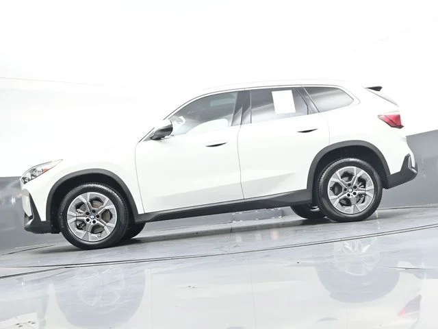 Used 2023 White BMW xDrive28i image 42