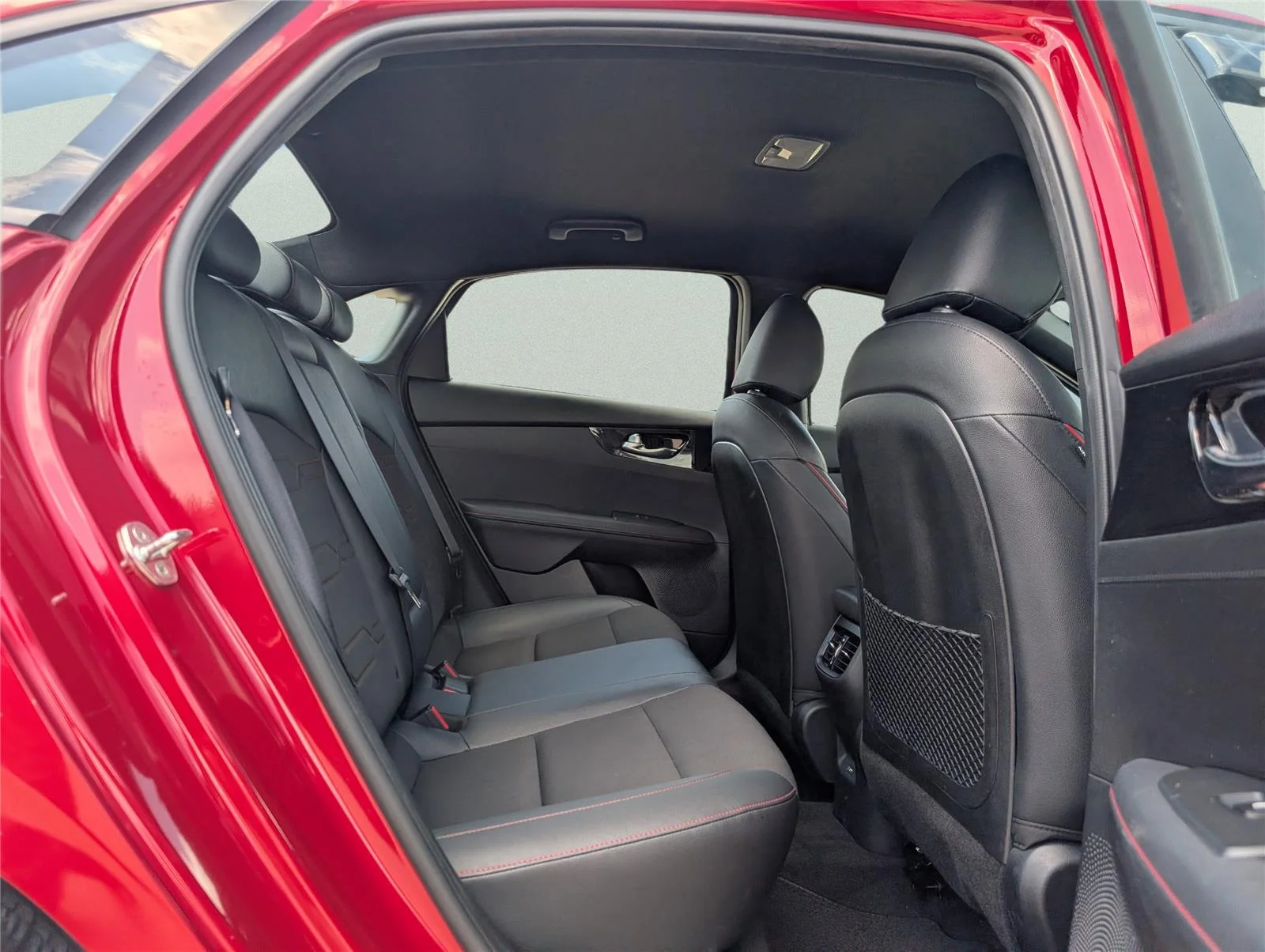 Used 2022 Currant Red Kia GT image 21