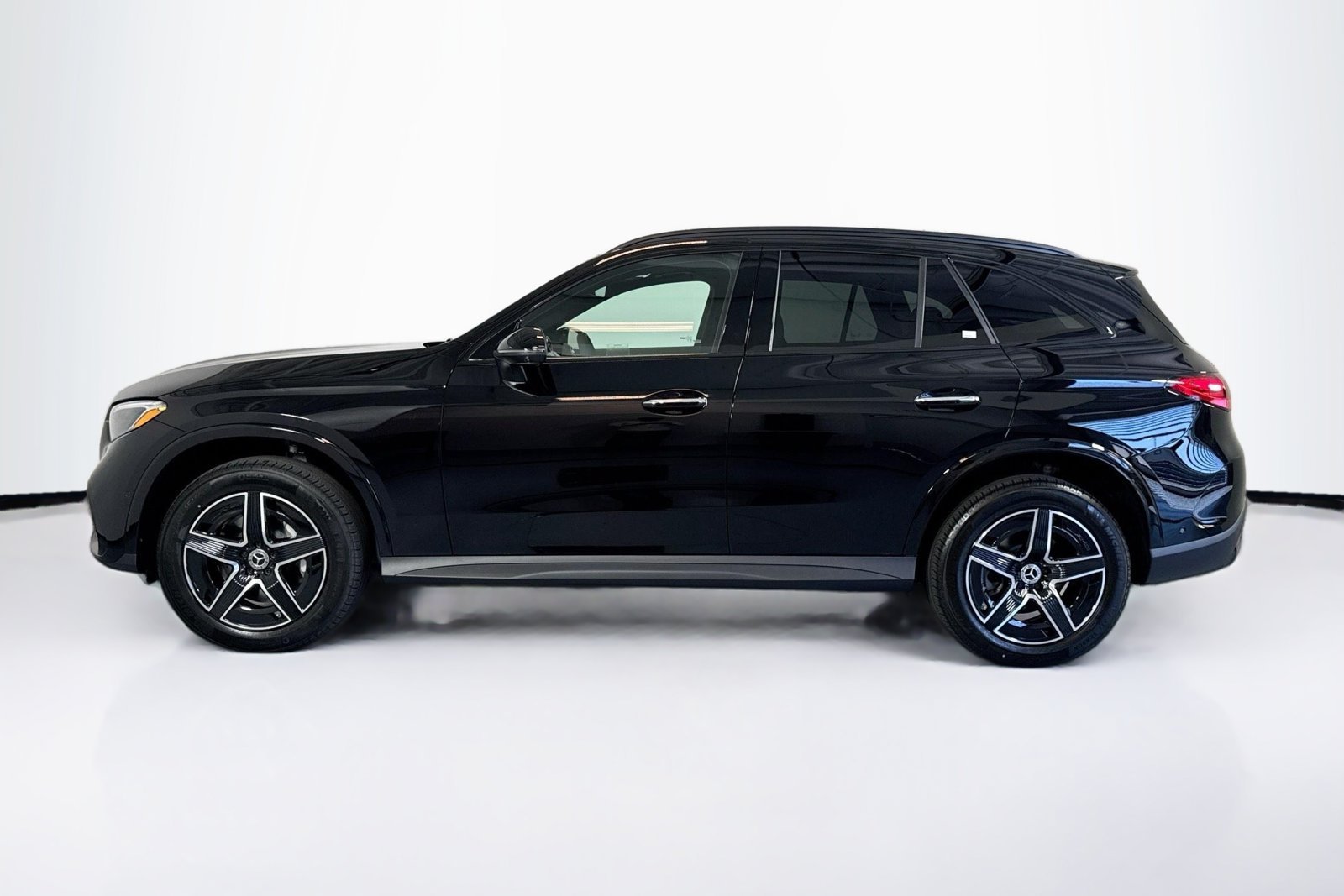 New 2026 Black Mercedes-Benz GLC 300 image 8