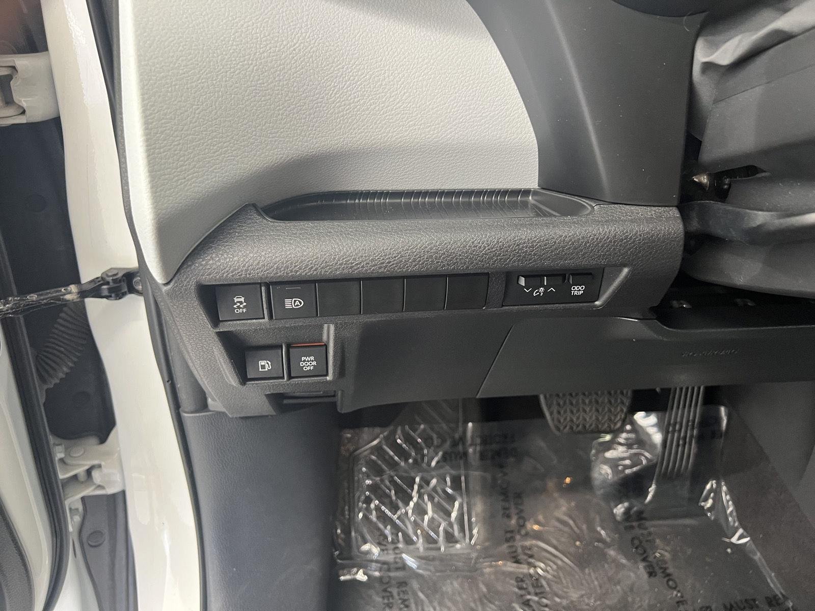 Used 2025 Ice Cap Toyota LE image 14