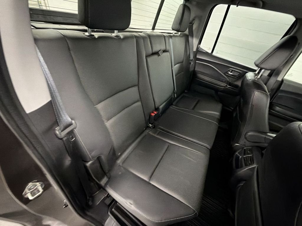 Used 2020 Pacific Pewter Metallic Honda RTL image 26