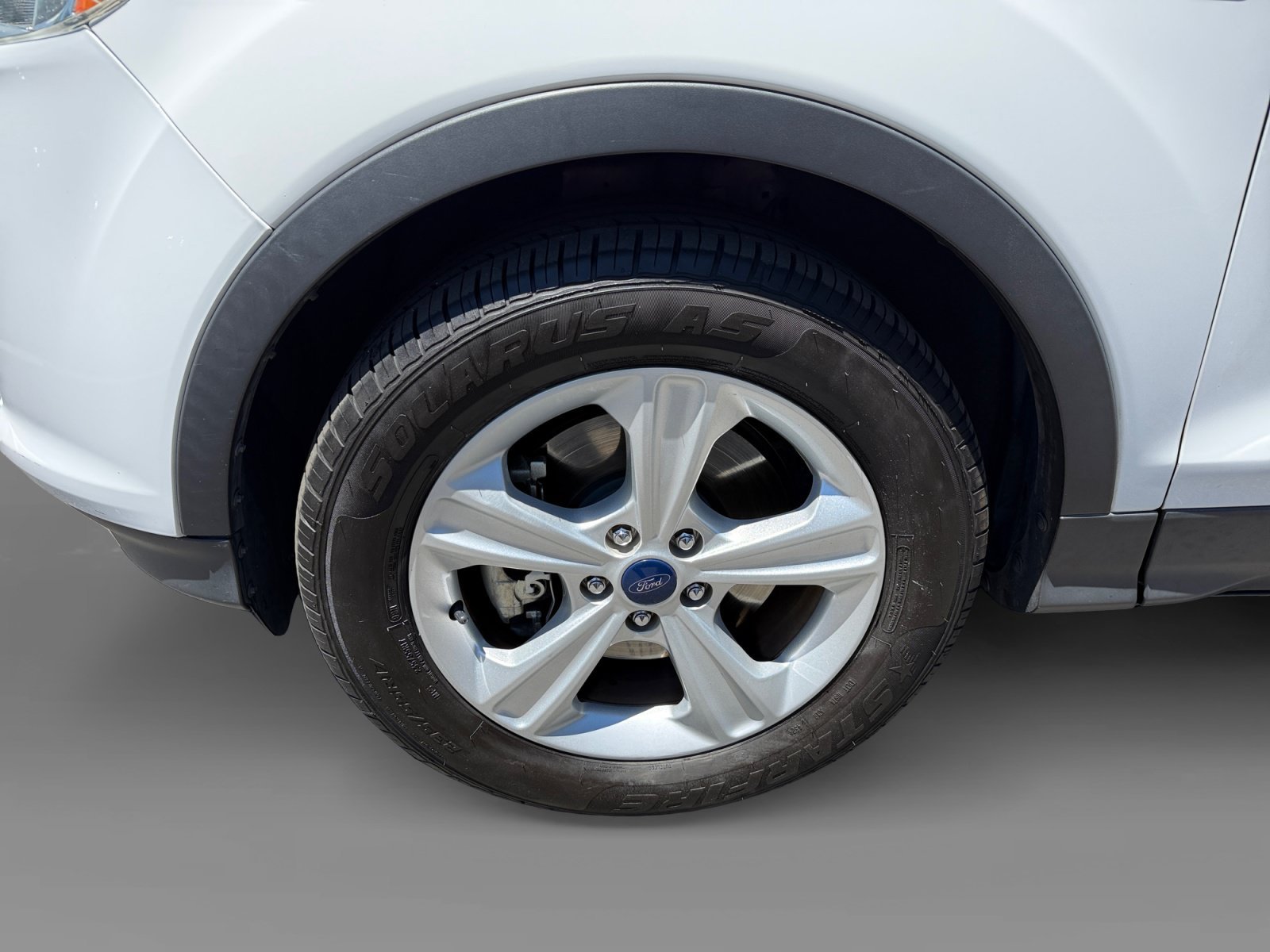 Used 2016 Oxford White Ford SE image 9