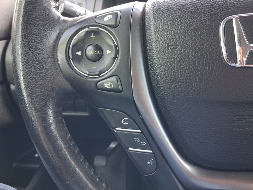 Used 2017 White Honda RTL-T image 28