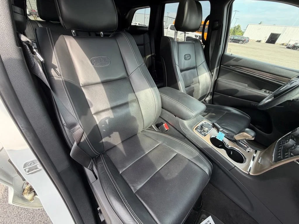 Used 2017 Bright White Clea Jeep Overland image 40
