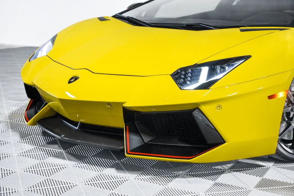 Used 2016 Yellow Lamborghini LP700-4 image 11
