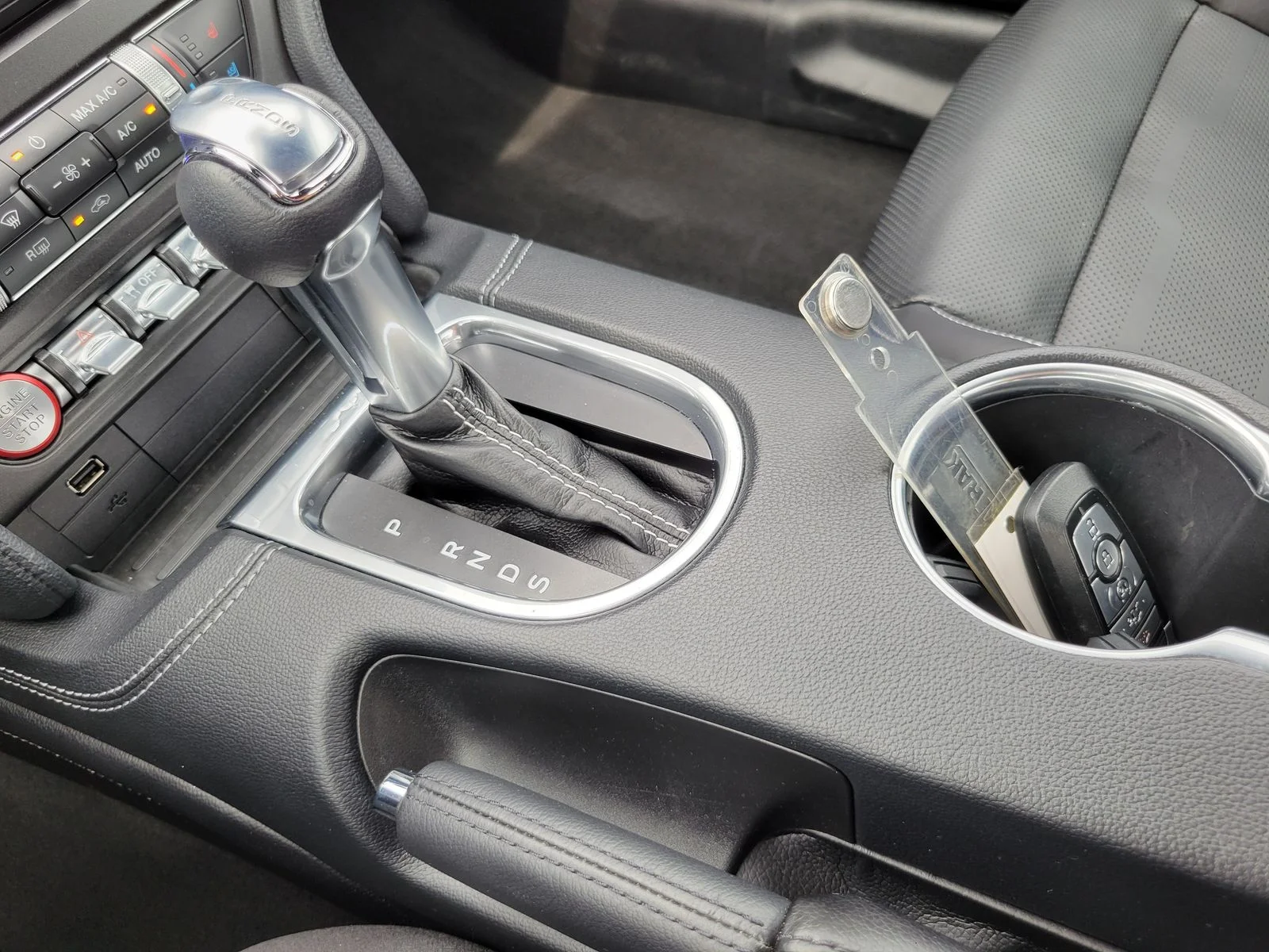 Used 2022 Oxford White Ford EcoBoost Premium image 24