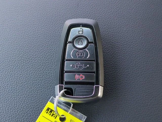 New 2026 Oxford White Ford XLT image 28