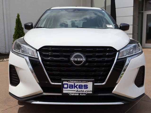 Used 2024 Nissan Kicks S with VIN 3N1CP5BV3RL494601 for sale in Kansas City
