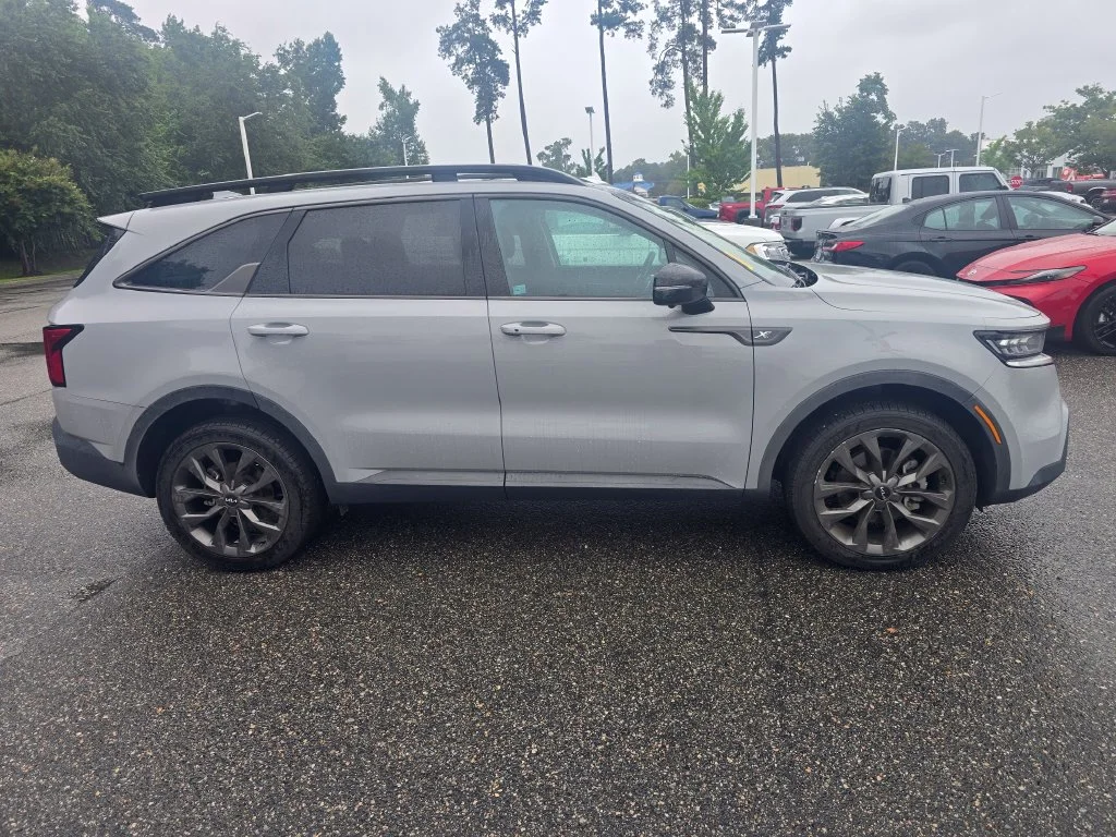 Used 2023 Gray Kia X-Line SX Prestige image 4