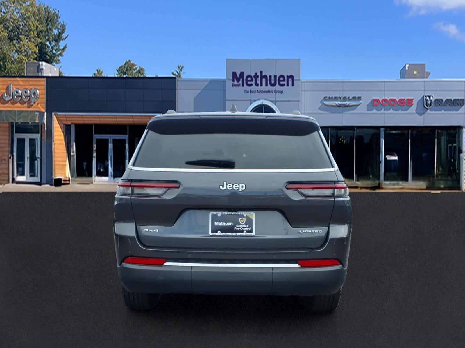 Used 2023 Baltic Gray Metallic Clearcoat Jeep Limited image 4