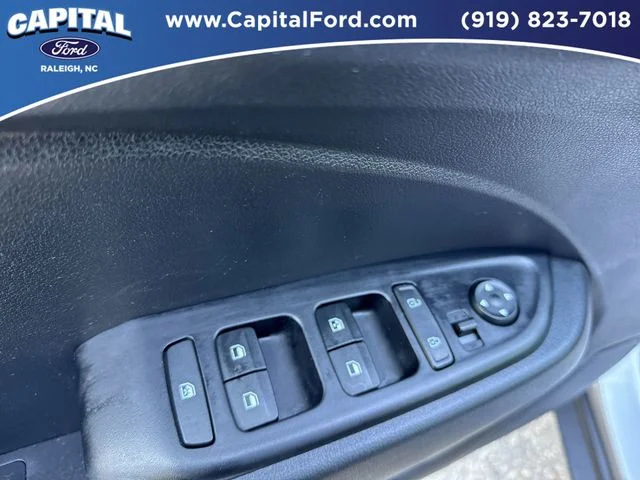 Used 2025 Silver Hyundai SEL image 21