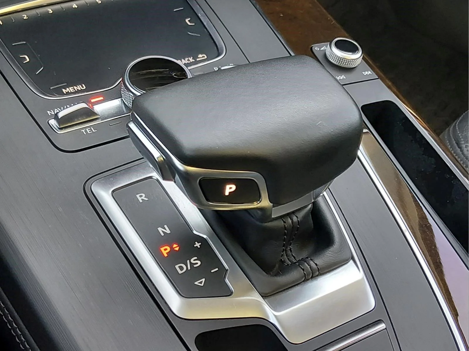 Used 2019 Manhattan Gray Metallic Audi Premium Plus image 29