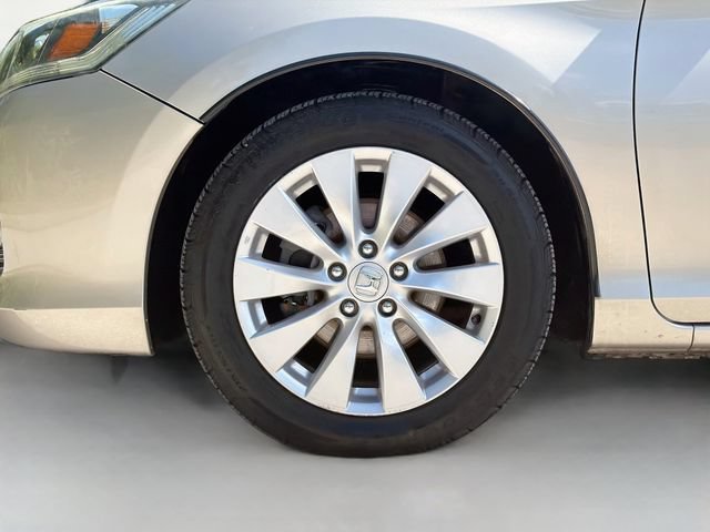 Used 2014 Silver Honda EX-L image 36