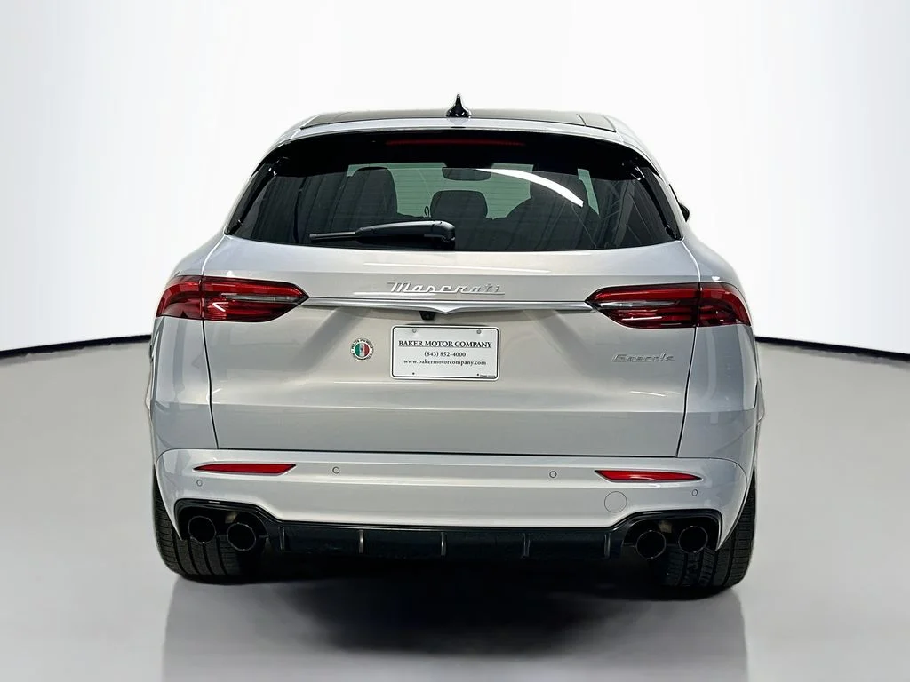 Used 2023  Maserati Modena image 10