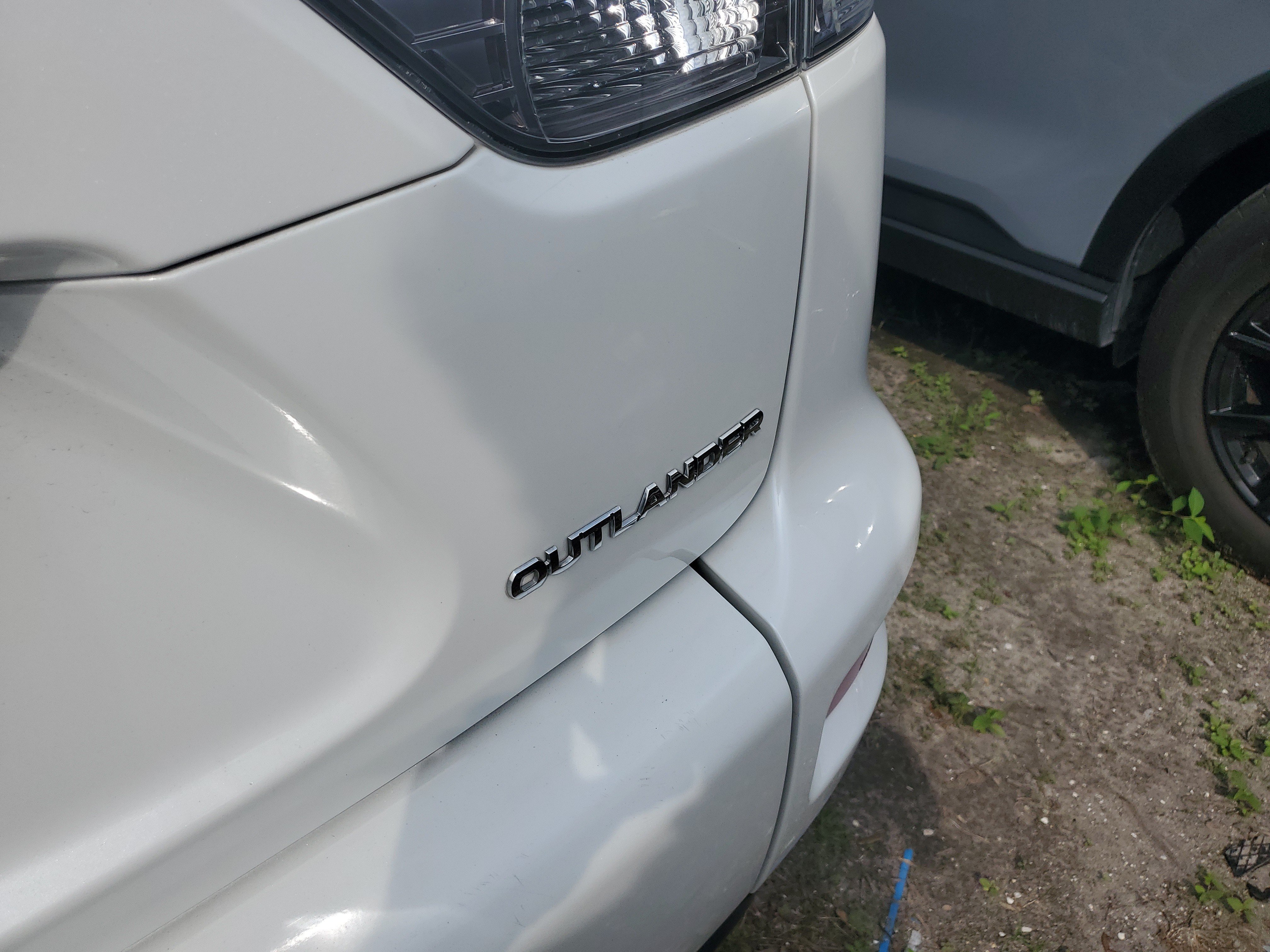 Used 2012 White Mitsubishi ES image 5