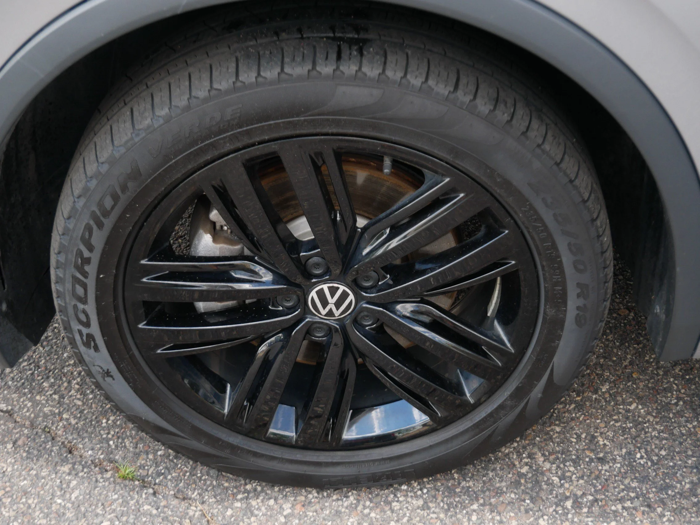 Certified Used 2022 Pyrite Silver Metallic Volkswagen SE R-Line Black image 15
