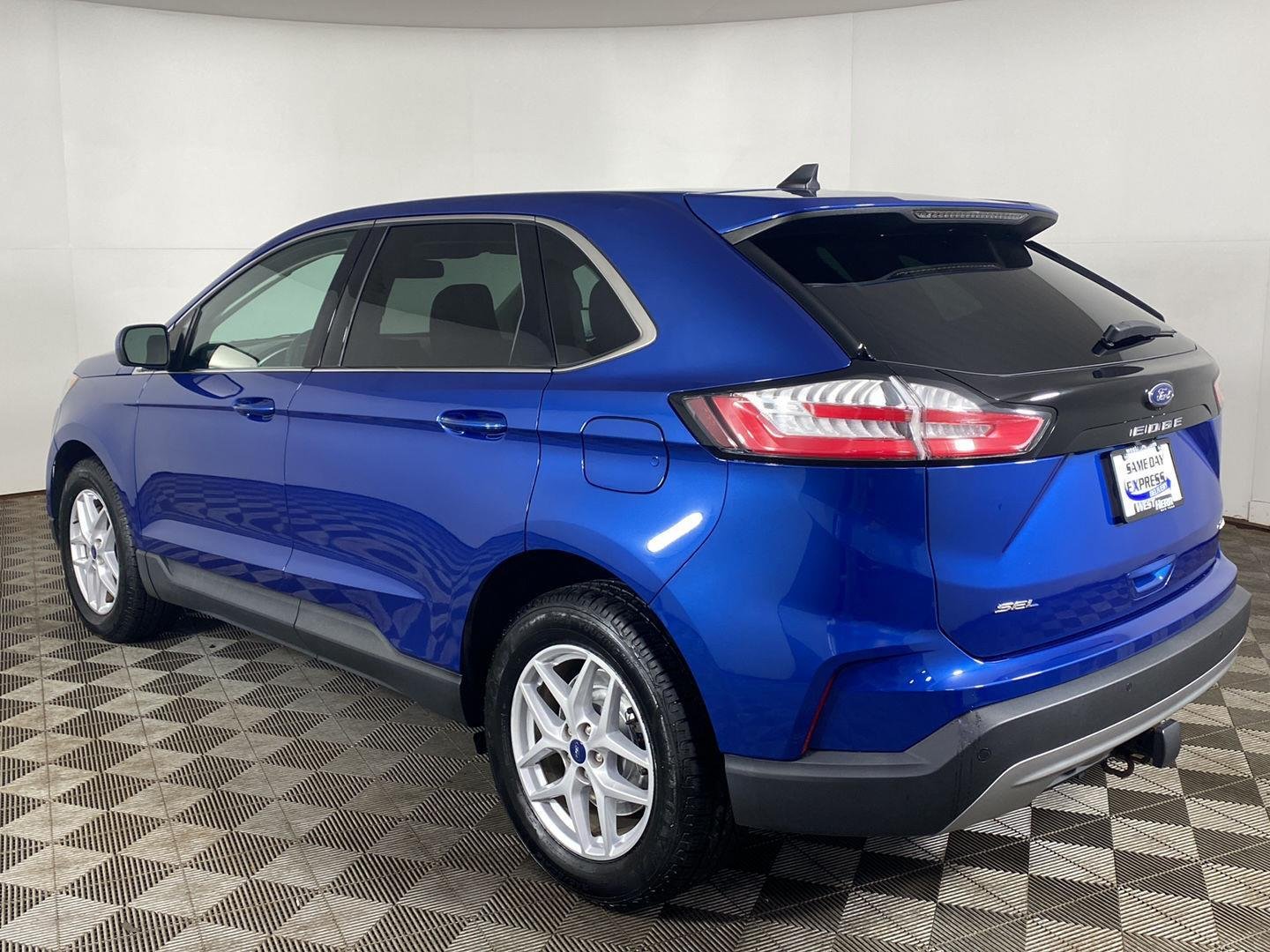 Used 2021 Blue Metallic Ford SEL image 27