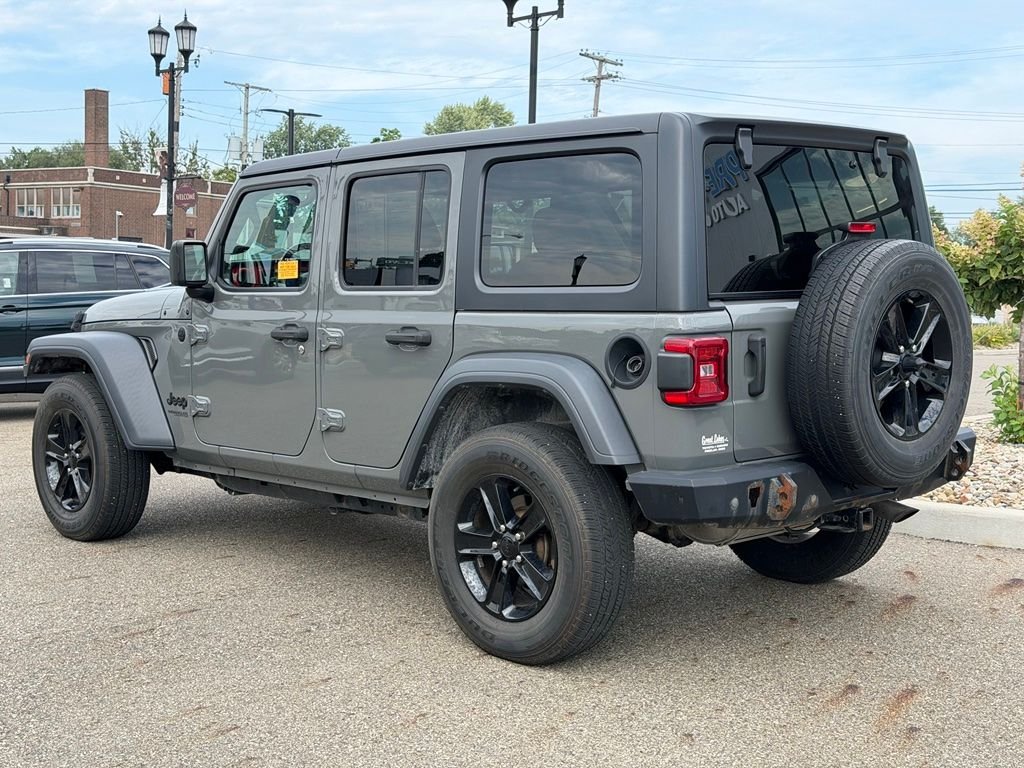 Used 2020 Gray Jeep Unlimited Sport Altitude image 3