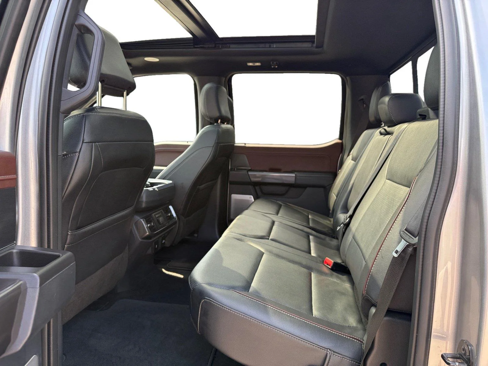Used 2023 Iconic Silver Ford LARIAT image 21