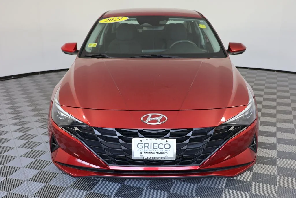 Used 2021 Red Hyundai SEL image 3