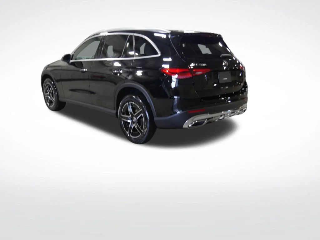 Used 2026 Black Mercedes-Benz GLC 300 image 3
