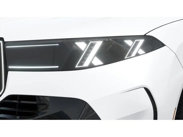 New 2027 Mineral White Metallic BMW 40 xDrive image 6