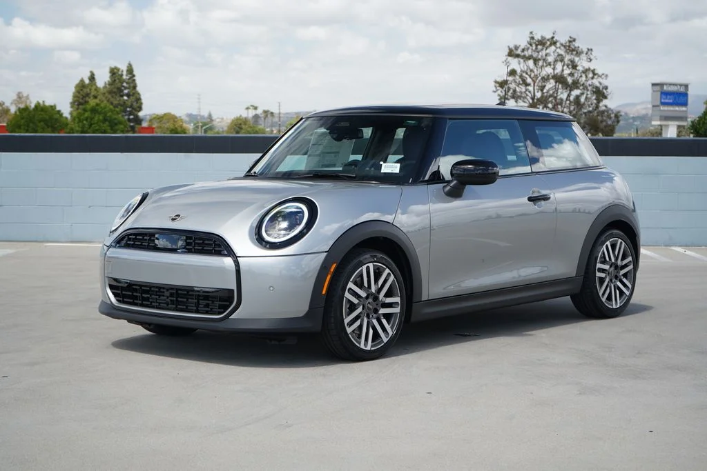 2026 MINI Hardtop's photo