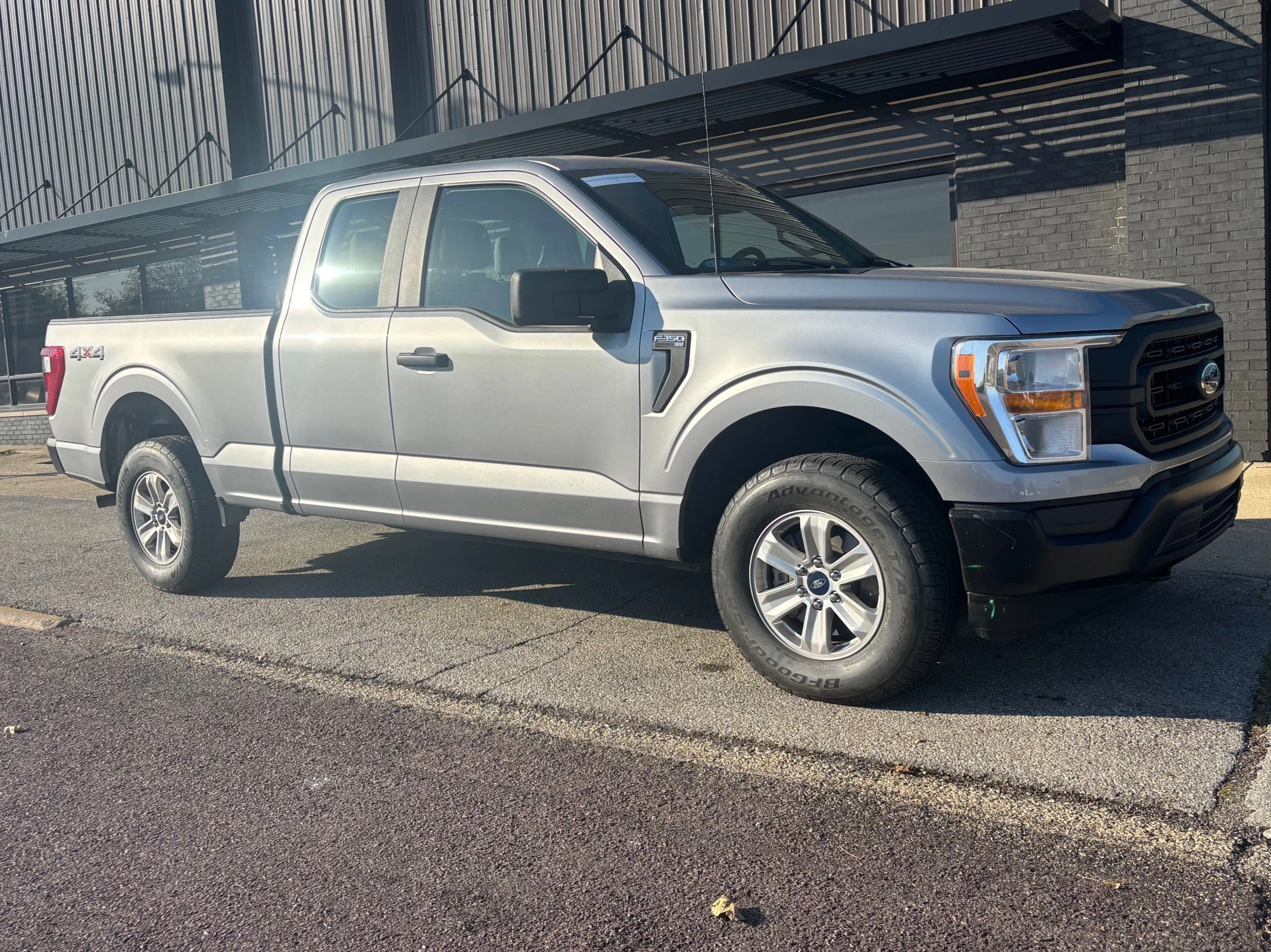 Used 2022 Silver Metallic Ford XL image 3