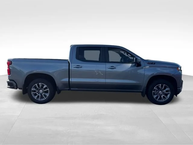 Used 2021 SATIN STEEL METALLIC Chevrolet RST image 6