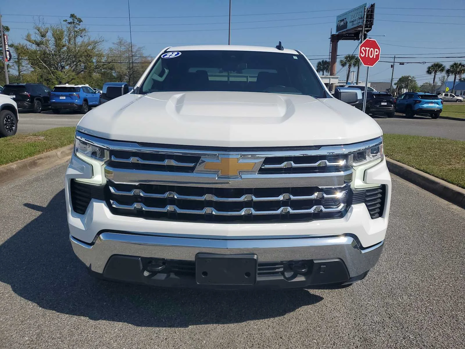 Used 2023 Summit White Chevrolet LT image 9