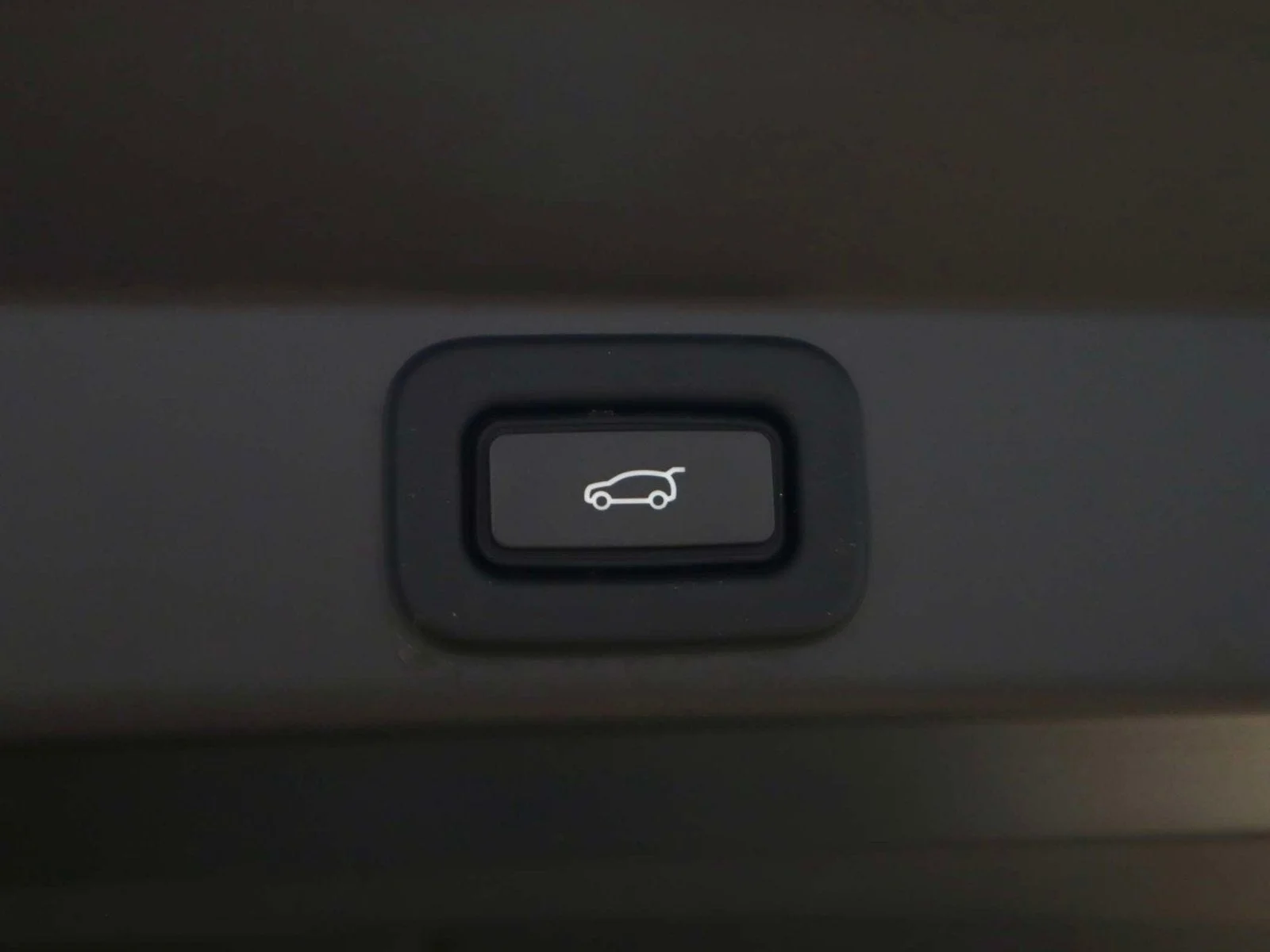 Used 2023 Fuji White Land Rover SE image 12