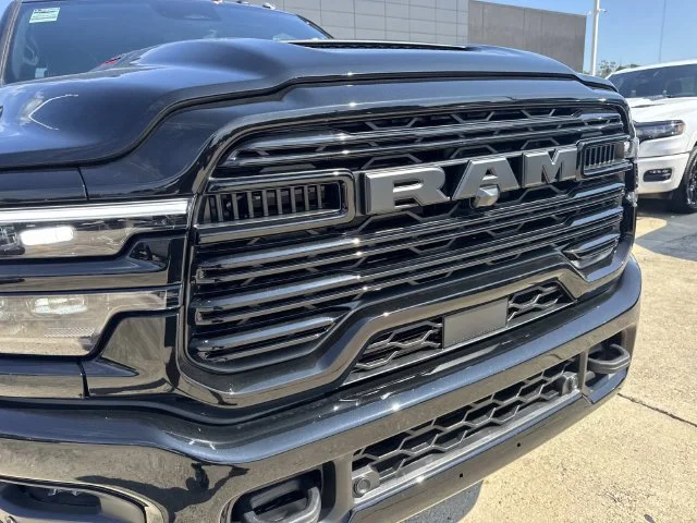 New 2027 Diamond Black Crystal Pearl-Coat Exterior Paint RAM Laramie image 5