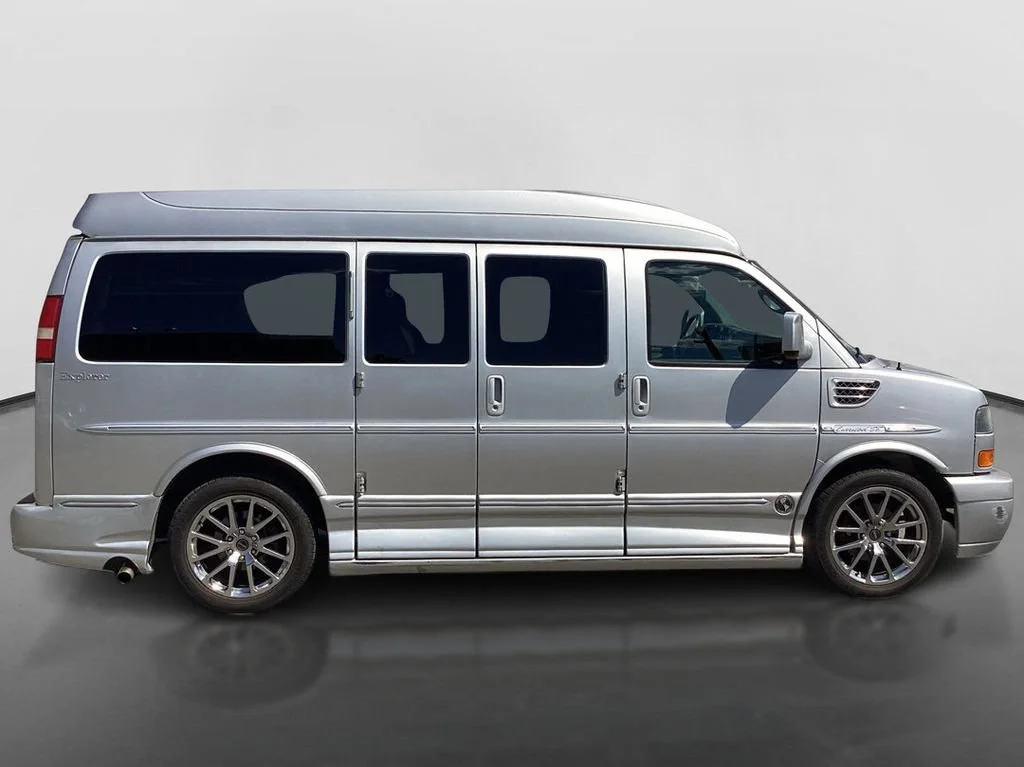 Used 2013 PURE SILVER METALLIC GMC Upfitter image 4
