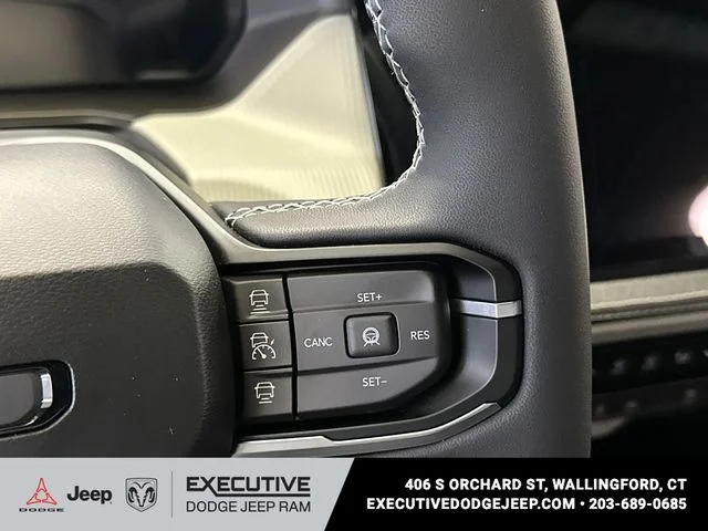 New 2026 Bright White Clear-Coat Exterior Paint Jeep Laredo image 12