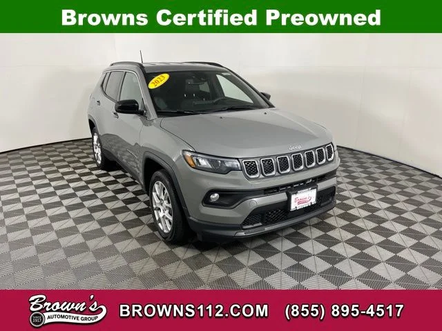 2023 Jeep Compass Latitude Lux 4X4's photo