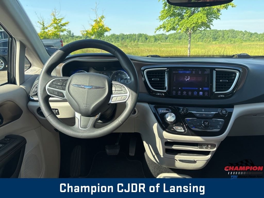 Used 2017 Gray Chrysler Touring image 2