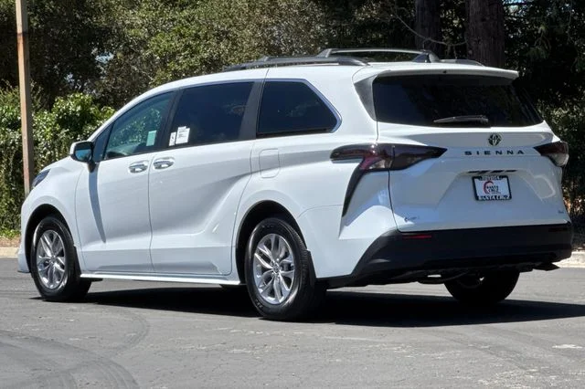 New 2026 Wind Chill Pearl <sup>1</sup> Toyota  XLE image 6