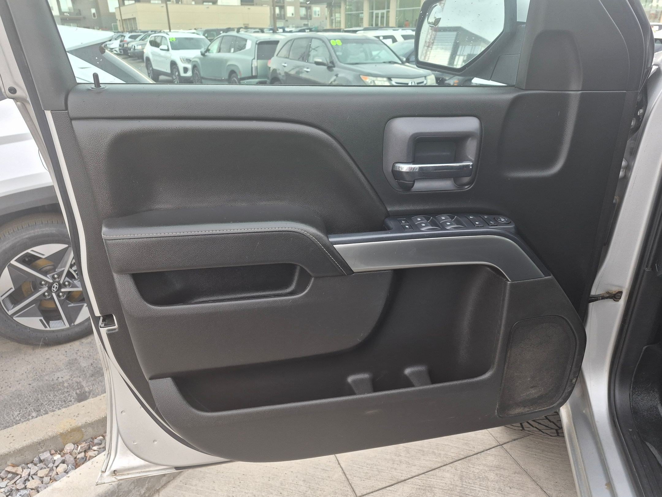 Used 2018 Silver Chevrolet LT image 12