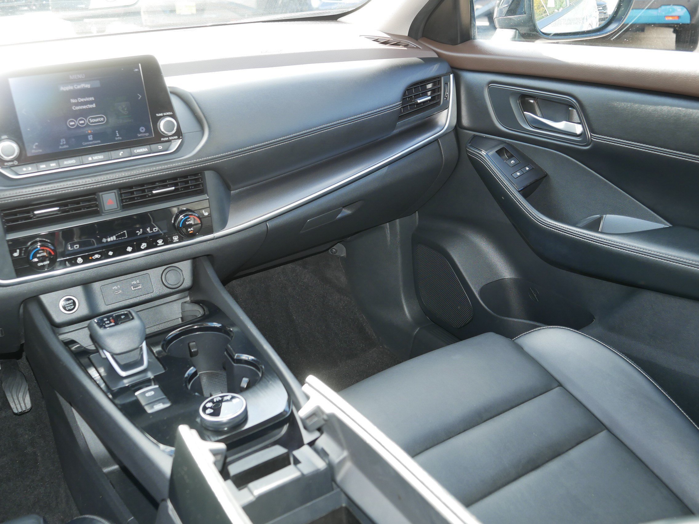 Used 2023 Boulder Gray Pearl/Super Black Nissan SV image 11